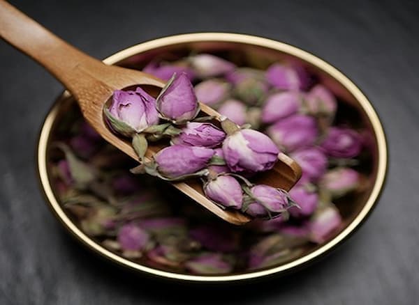 تصویر 2 از قیمت غنچه گل محمدی خشک شده + خرید باور نکردنی
